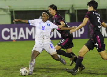 Ex mundialista con Argentina destaca gol de la salvadoreña Victoria Meza frente a México en el Premundial sub 20