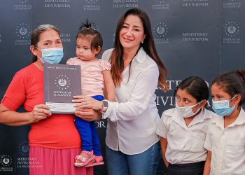 María Durán, la salvadoreña que logró comprar casa a sus 26 años