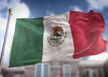 Banco central de México reduce expectativa de crecimiento económico para 2022