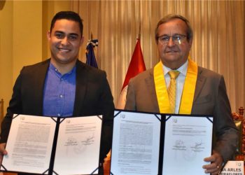 Alcaldía de Santa Tecla firma hermanamiento con Miraflores, Perú