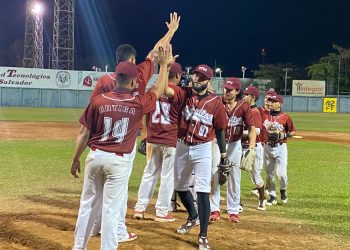 Shopping Center y UTEC imponen su ritmo en jornada sabatina de la Liga Nacional de Béisbol