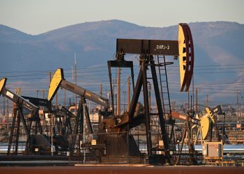 El barril de petróleo sube a cerca de los $140 por embargo a Rusia