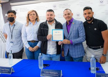 Gobierno entrega 2,000 becas para educación en criptomonedas
