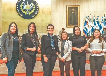 Mujeres lideran comisiones legislativas