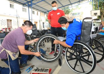 El ISRI desarrolla entrega masiva de sillas de ruedas