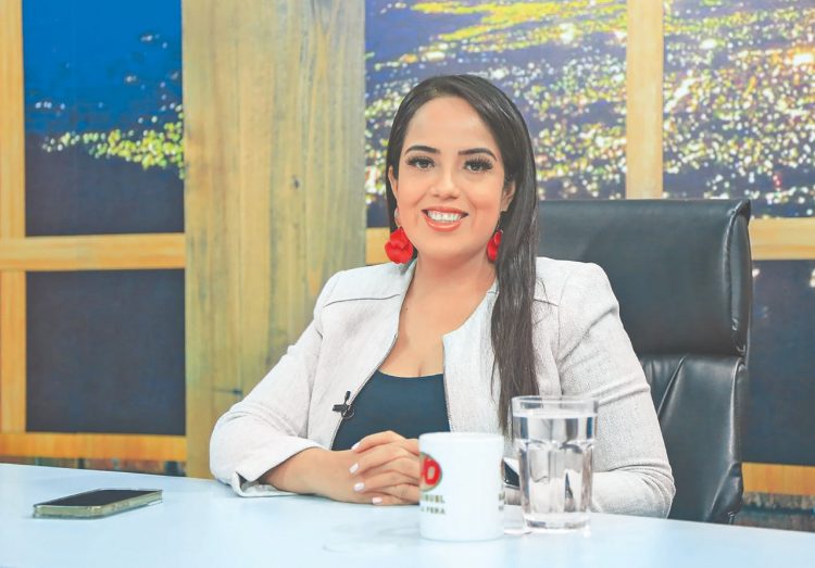 Diputados de Nuevas Ideas han reaccionado ante los ataques contra
legisladoras por proponer reformas a la ley del sector femenino.