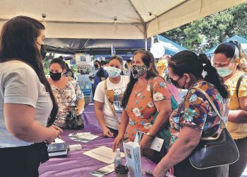 Brindan información sobre derechos de la mujer en La Unión
