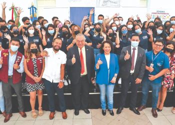 Jóvenes tecleños son  beneficiados con pasantías remuneradas
