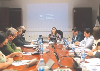 Insafocoop brinda aportes para las reformas a la ley que regula a las cooperativas de ahorro y crédito