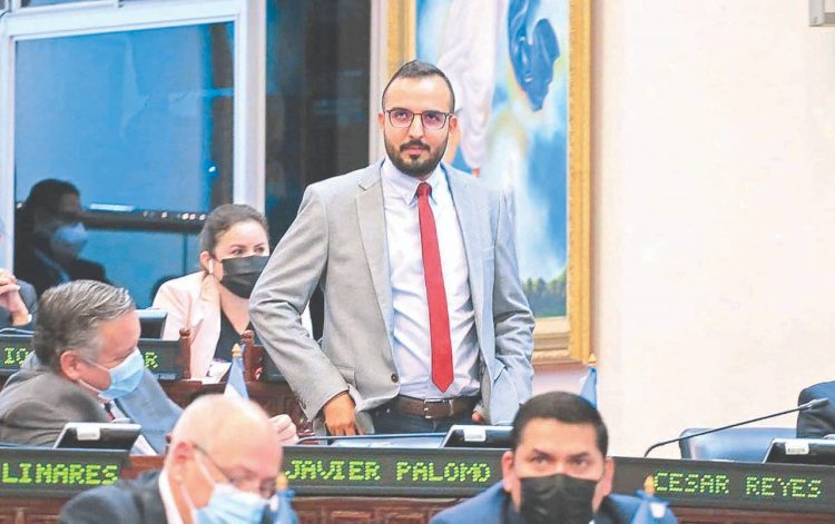 Trabajo
La subcomisión
por un nuevo
Código Civil
se instaló en
el parlamento
desde febrero
pasado.
