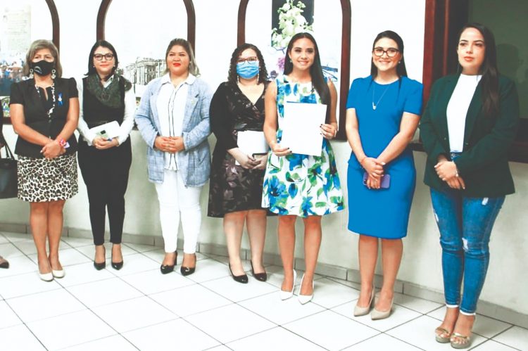 Respaldo. La comisión de la mujer de la Asamblea mantiene su
apoyo al sector femenino salvadoreño acuerpando propuestas.