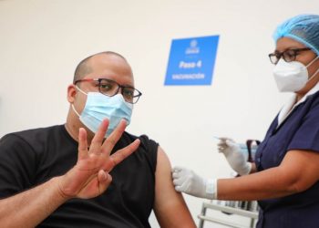 Continúa la aplicación de la cuarta dosis contra la COVID-19 en El Salvador