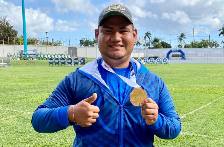 Douglas Nolasco, de arco compuesto, ganó medalla de bronce en un  evento internacional realizado en Puerto Rico. Foto INDES