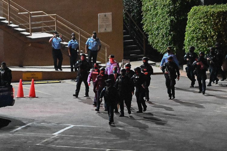 El expresidente de Honduras, Juan Orlando Hernández, fue capturado dos semanas después de dejar el cargo en el Ejecutivo. Foto AFP.