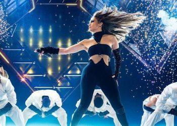 VIDEO: JLo destaca con un «espectáculo impresionante» en los premios iHeartRadio 2022