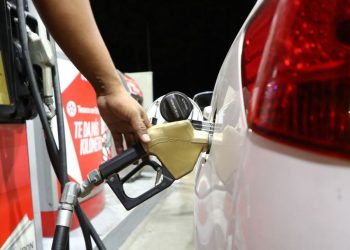 Disminución del IVA en los precios de los combustibles entró en vigencia desde la medianoche en El Salvador