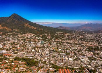 El Salvador defiende su libertad monetaria ante resolución del Senado de Estados Unidos