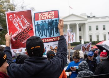 Demanda en corte salva de la deportación a tepesianos