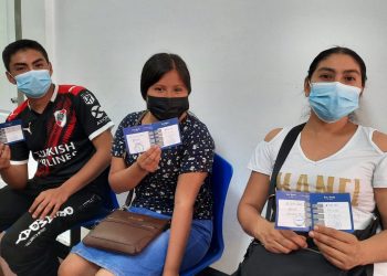 Vacunación contra la COVID-19 continúa habilitada en establecimientos Fosalud a escala nacional