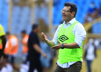 Hugo Pérez, seleccionador nacional: «Enfrentar a Argentina te da crecimiento»