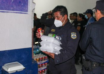 Gobernación entrega comida a policías y soldados