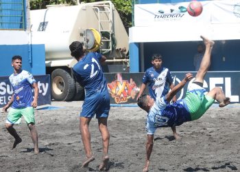 La Barra de Santiago cerró la primera jornada de la Liga de Fútbol Playa con dos victorias