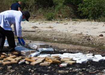 Fiscalía destruye más de 550 paquetes de cocaína en Changallo