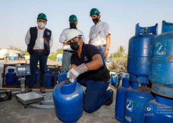 Gobierno verifica pesaje y estados de los cilindros de gas que se distribuyen en el país