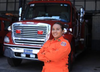 Rebeca Hernández: esposa madre y también bombero