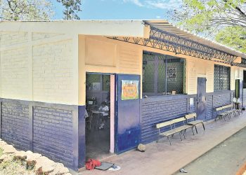 Comunidad teme perder parte del terreno donde funciona una escuela en La Unión