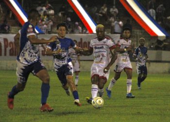 Juan Pablo Herrera, presidente de Firpo: «Jomal ya ofreció disculpas por arrojar al suelo la camisa de Firpo, pero no basta. Nuestra camisa vale mucho»