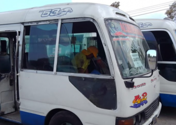 «¿Y cómo se oxidaron los golpes en solo tres días?» presidente Bukele cuestiona publicación sobre microbuses dañados