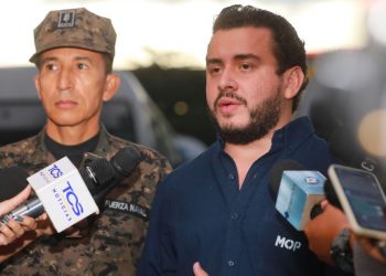 Autoridades ponen más unidades de transporte a disposición de la población para evitar sobrecargas