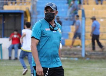 Carlos Romero, técnico de Limeño: «Hay presión en el equipo, pero es normal»
