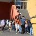 Largas filas para adquirir boletos de Bad Bunny