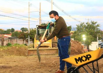 Ministerio de Obras Públicas coloca primera piedra de nuevo acceso a calle El Boquerón