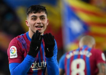 La magia de Pedri impulsa al Barcelona al segundo lugar de LaLiga tras vencer al Sevilla