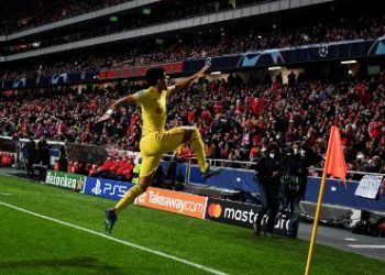 El Liverpool vence 3-1 al Benfica,en Lisboa, y se acerca a semifinales de la Champions League