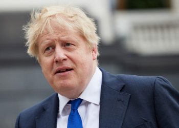 Boris Johnson y su ministro de Finanzas, multados por fiestas durante confinamiento