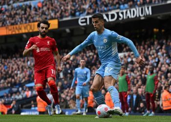 Manchester City y Liverpool dejan abierto su pulso por la Premier League con un vibrante empate
