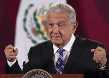 Presidente de México augura victoria de Macron en balotaje presidencial francés