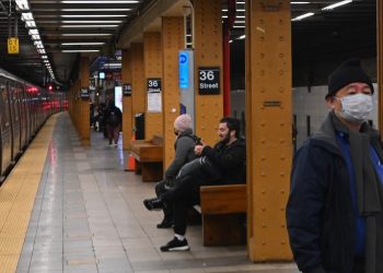 Varios candidatos a la recompensa por la detención de sospechoso del tiroteo del metro en Nueva York