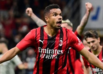 El AC Milan mantiene el liderato en su reencuentro con la victoria ante Génova