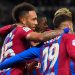 El Barcelona vence a la Real Sociedad y retrasa el título del Real Madrid