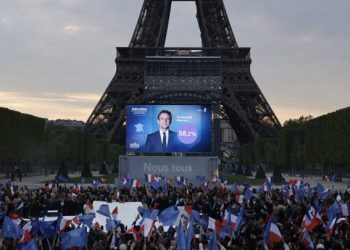 Presidente de Francia es reelegido por 5 años más