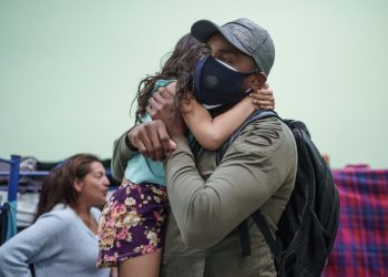 Denuncia por «maltrato» a niños migrantes bajo custodia en EE. UU.