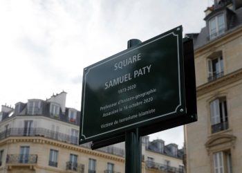Familia de profesor decapitado en Francia denuncia al Estado por no haberlo protegido