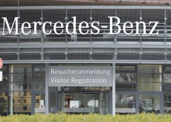 Utilidades de Mercedes-Benz crecen 3 % en primer trimestre de 2022