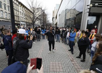 Protestas en Michigan por la muerte de joven negro a manos de un policía blanco