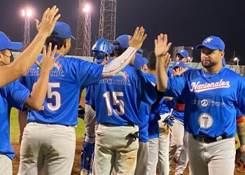 Nacionales toman la delantera en la final de la Liga Nacional de Béisbol